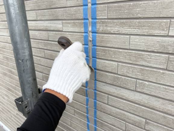 外壁塗装の際にコーキングの補修!